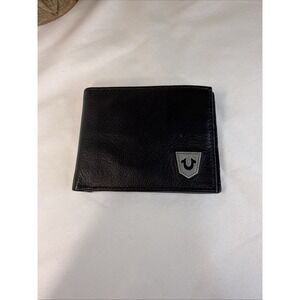 True Religion Men's Genuine Leather Black Bifold  Wallet RFID Metal  Logo.